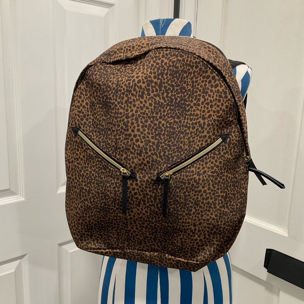 NWOT STELLA & DOT LADY BOSS TWO‎ IN ONE CHEETAH PRINT SHOULDER BAG BACKPACK